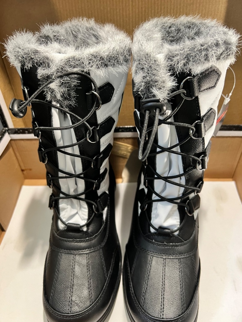 TOTES ALEXIS WOMEN'S WINTER SNOW BOOT Style: Alexis | Color: White | Size: 6M